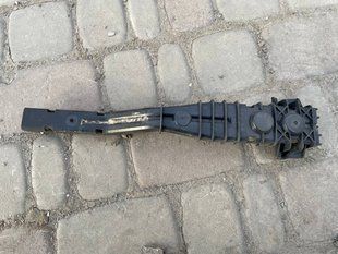 Кронштейн планка управління жалюзі Ford Escape 2013-2020, Ford Kuga 2012-2016 GV4B8472AA фото