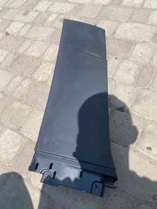 Накладка центральной стойки нижняя левая Tesla Model X 2016-2021 103596700E фото