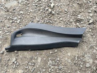 Накладка задньої стійки ліва BMW X1 F48 2016-2022 51437326835 фото