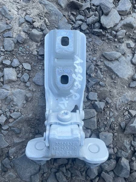 Петля кришки багажника права BMW X1 F48 2016-2022 7350832 фото