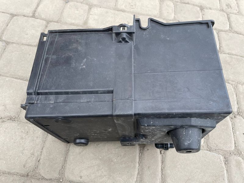 Корпус АКБ Ford Escape 2013-2020, Ford Kuga 2012-2016 EJ7B10732AA фото