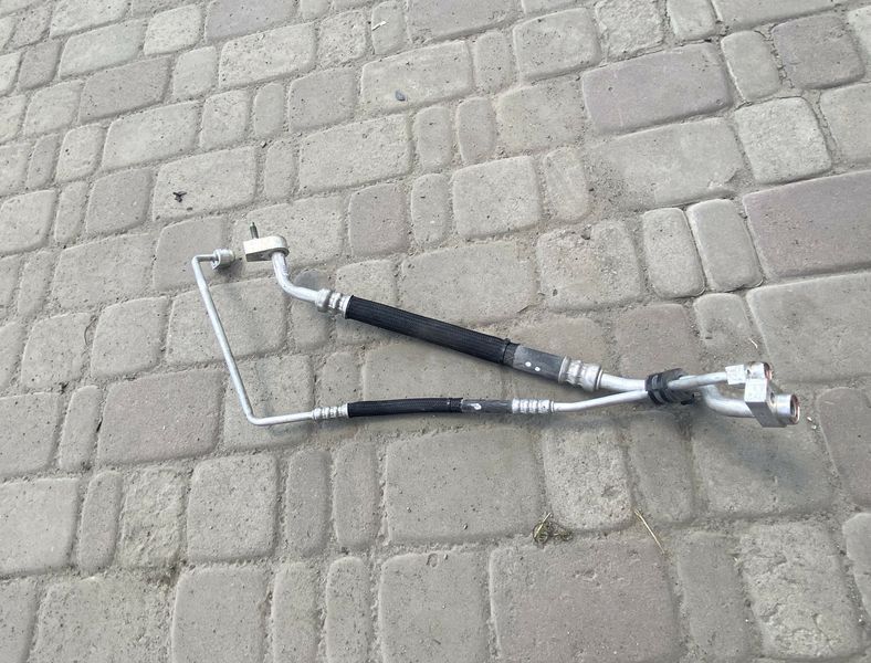 Трубка кондиціонера заднього ряду коротка Tesla Model X 2016-2021 103733400I фото