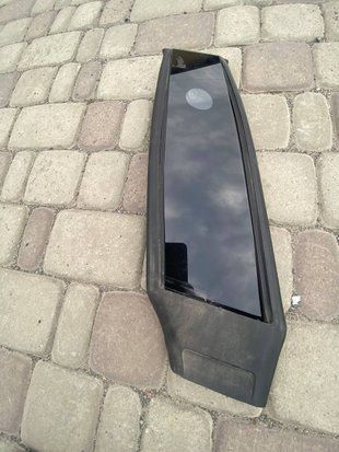 Накладка стійки зовнішня права скло з камерою Tesla Model 3 Highland 2024- 173428200 фото