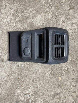 Накладка центральної консолі з дефлектором Volkswagen Tiguan 2018- 5NN864298 фото