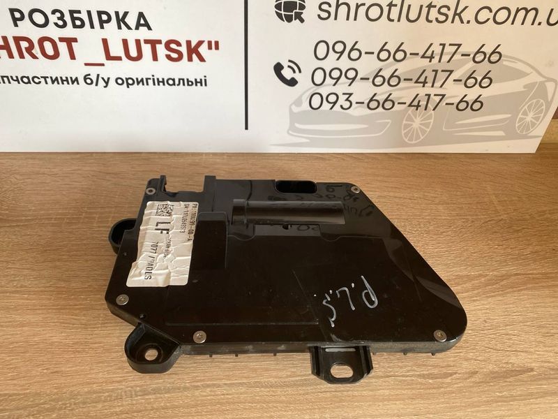Ручка двері зовнішня ззаду ліва Tesla Model S 2016-2020 110029900A фото