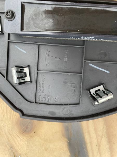 Накладка передньої панелі ліва бічна Tesla Model S 2012-2020 102835900A фото