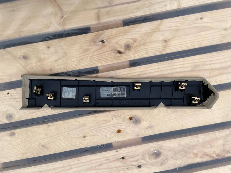 Накладка перчаточного ящика, бардачка нижняя Tesla Model S 2012-2020 100230102B фото